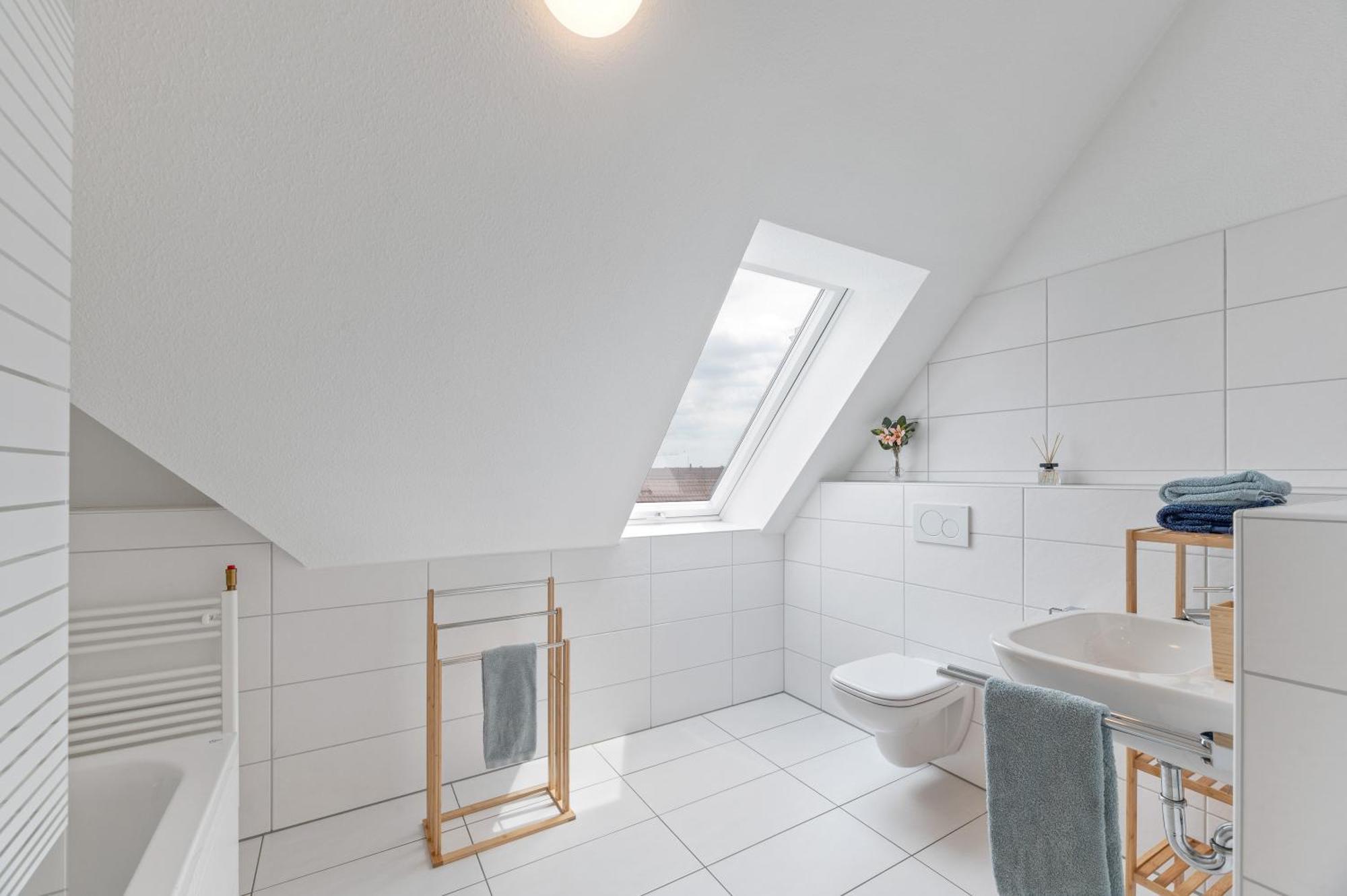 Design-Apartment - Kueche - Balkon - Tiefgarage Leinfelden-Echterdingen Buitenkant foto